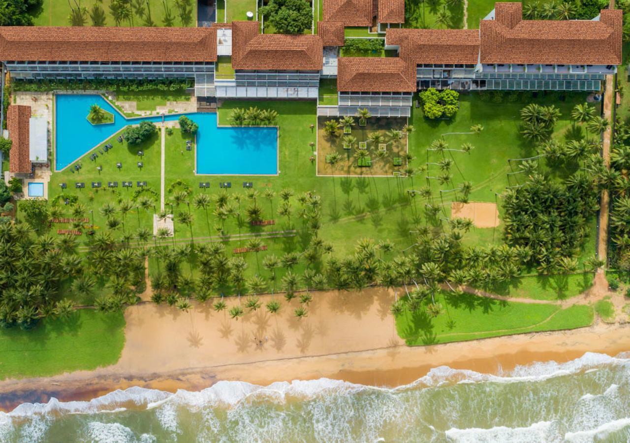 The Blue Water - Geoffrey Bawa Heritage - City Resort Hotel Wadduwa Exteriör bild