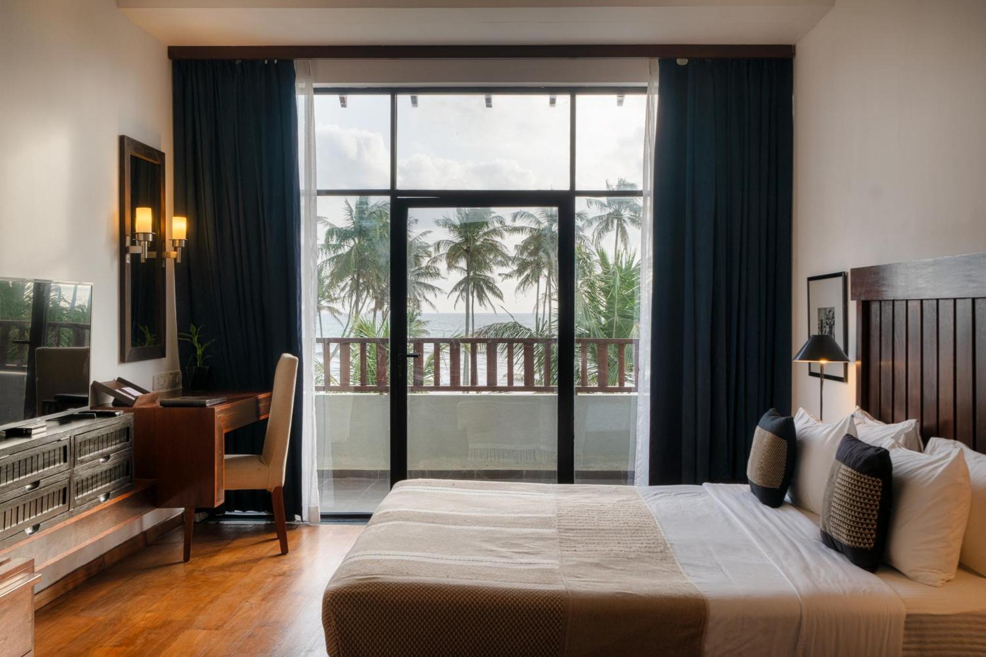 The Blue Water - Geoffrey Bawa Heritage - City Resort Hotel Wadduwa Exteriör bild