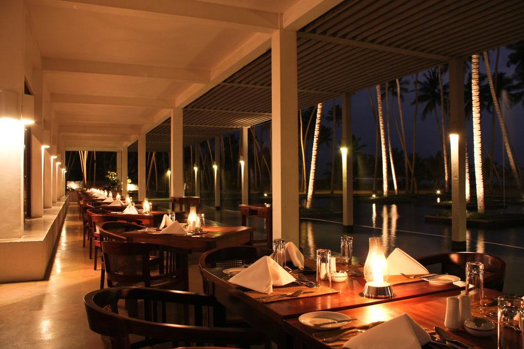 The Blue Water - Geoffrey Bawa Heritage - City Resort Hotel Wadduwa Exteriör bild