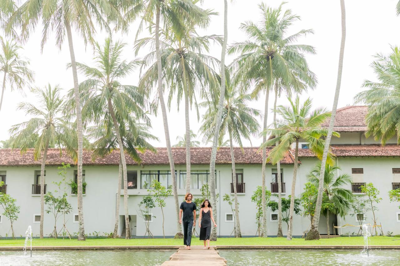 The Blue Water - Geoffrey Bawa Heritage - City Resort Hotel Wadduwa Exteriör bild