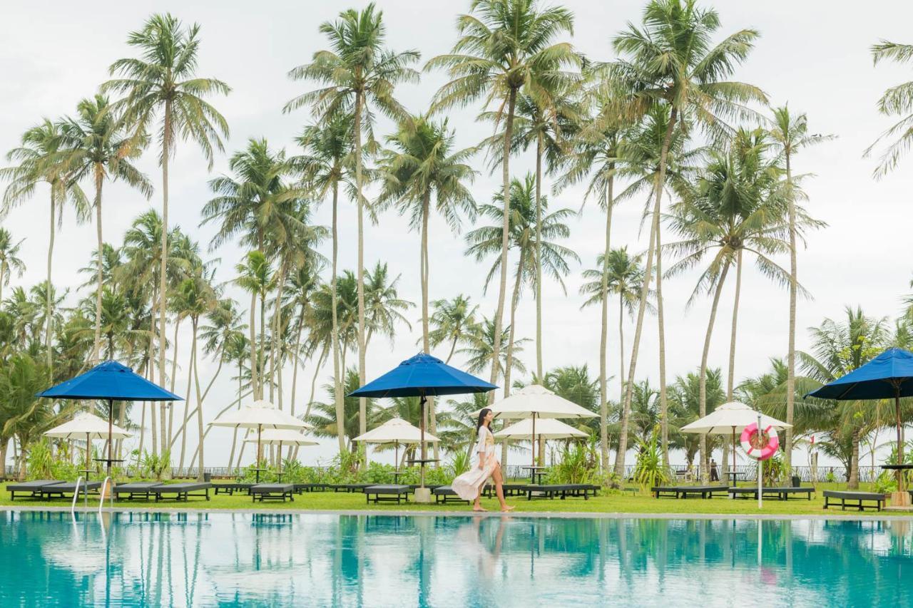 The Blue Water - Geoffrey Bawa Heritage - City Resort Hotel Wadduwa Exteriör bild