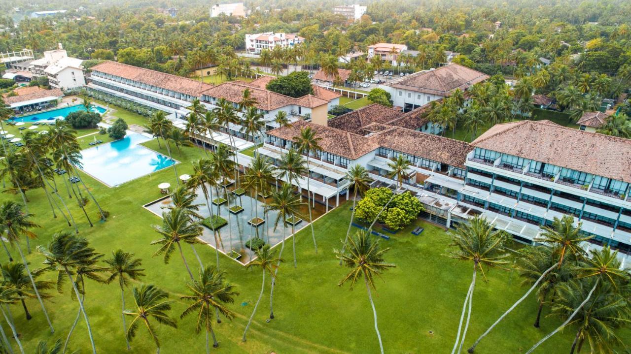 The Blue Water - Geoffrey Bawa Heritage - City Resort Hotel Wadduwa Exteriör bild