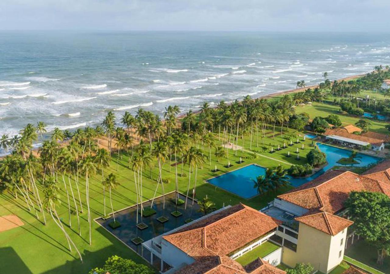 The Blue Water - Geoffrey Bawa Heritage - City Resort Hotel Wadduwa Exteriör bild